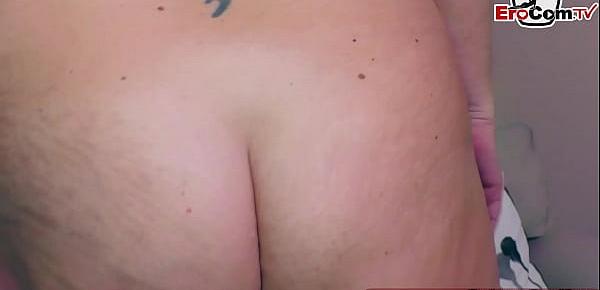 Deutsche Oma mit dicken Natur titten fickt ihren Enkel